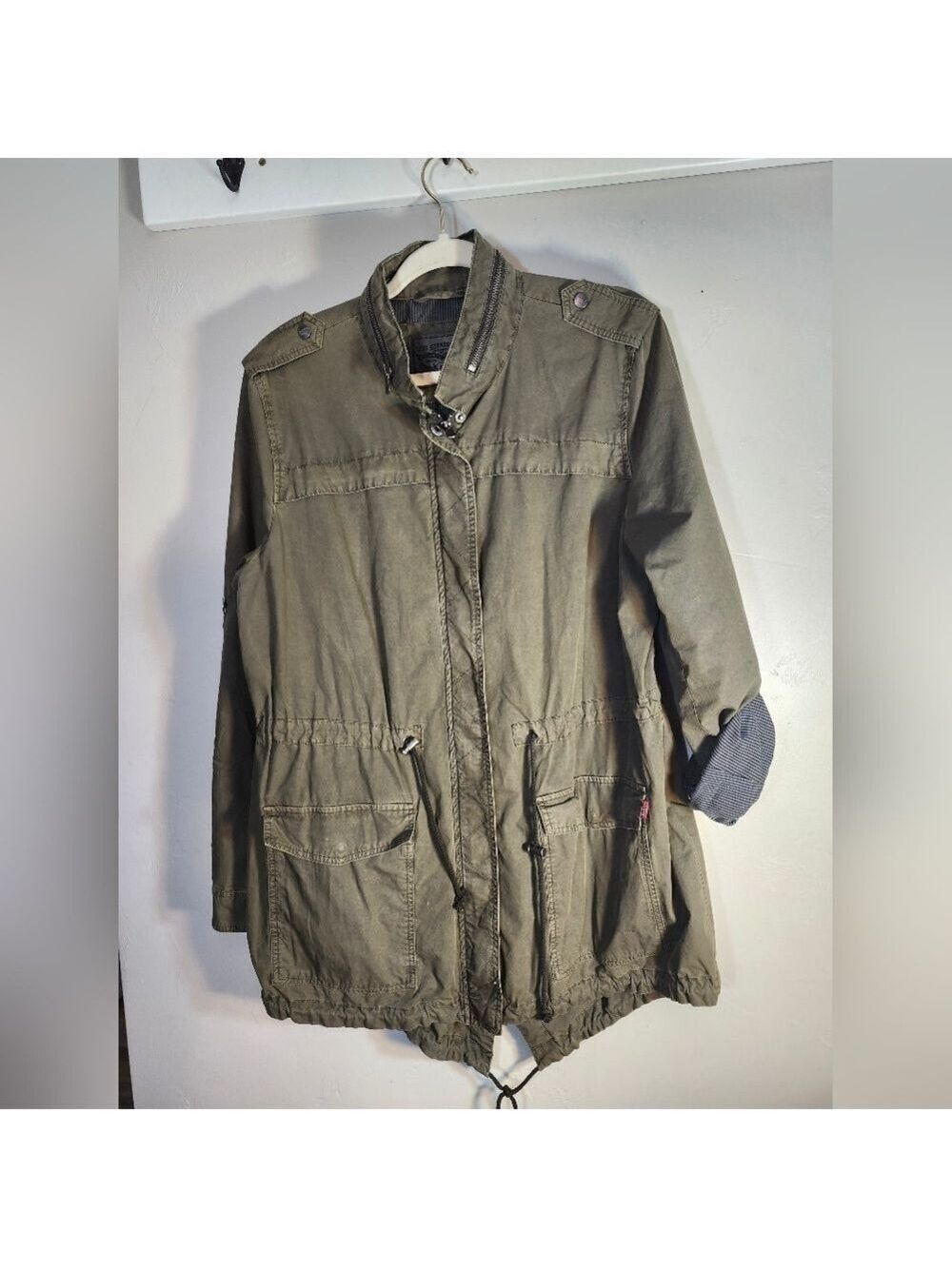 Levi's Women's Legacy Cotton Lightweight Fishtail Anorak Jacket  Army Green